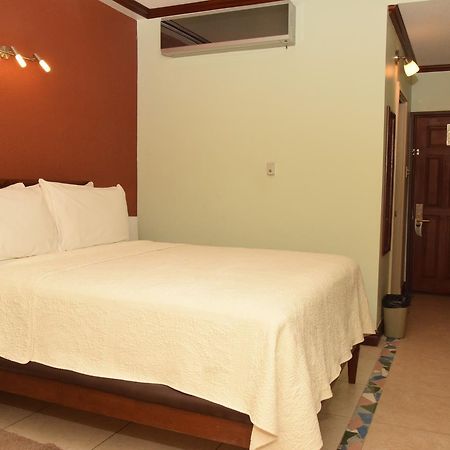 Brandsville Suites Джорджтаун Экстерьер фото