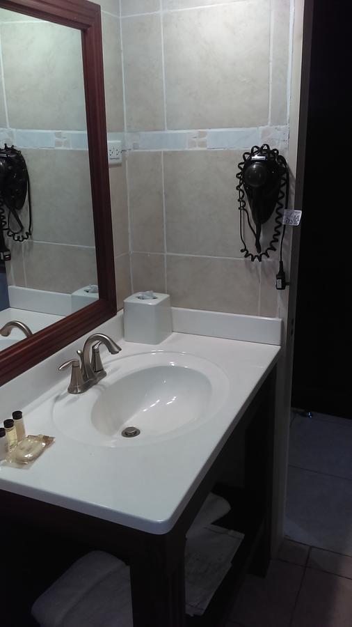Brandsville Suites Джорджтаун Экстерьер фото