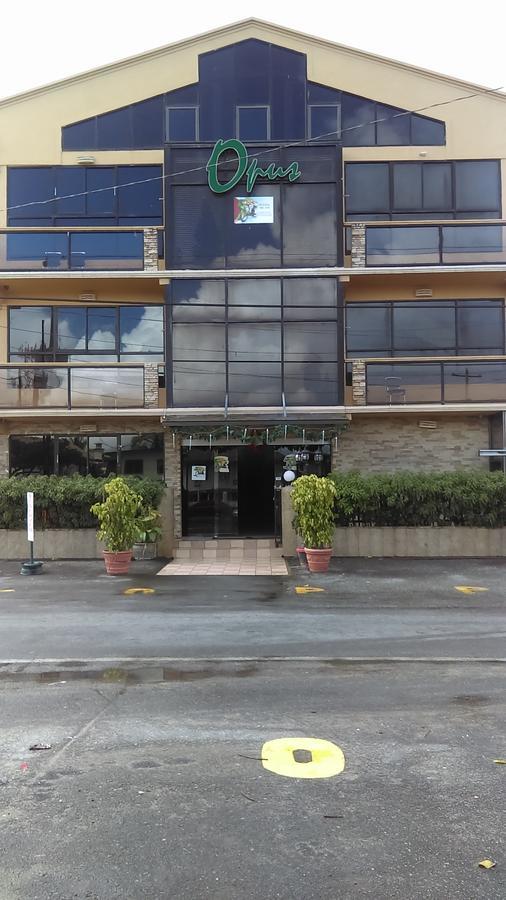 Brandsville Suites Джорджтаун Экстерьер фото