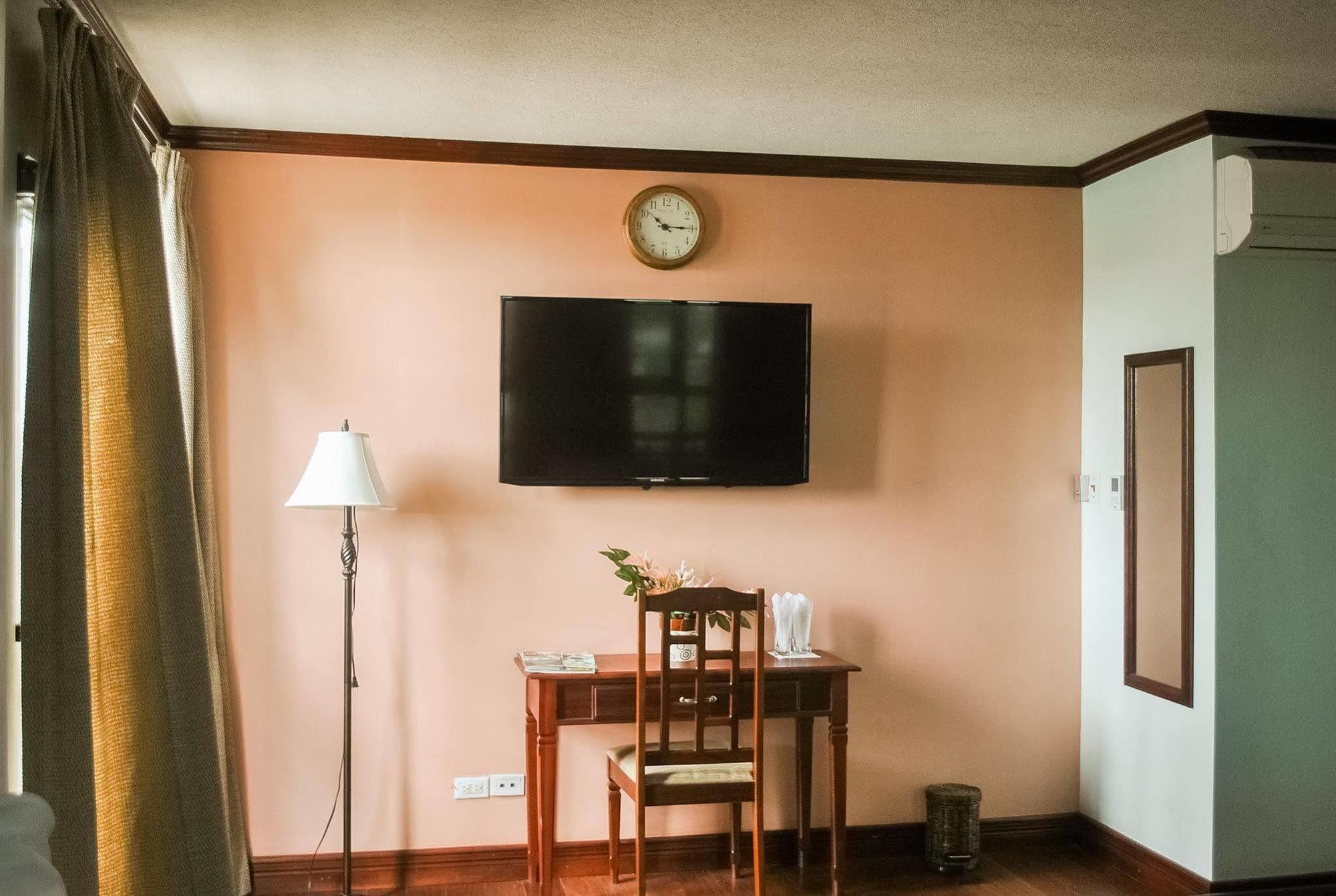 Brandsville Suites Джорджтаун Экстерьер фото