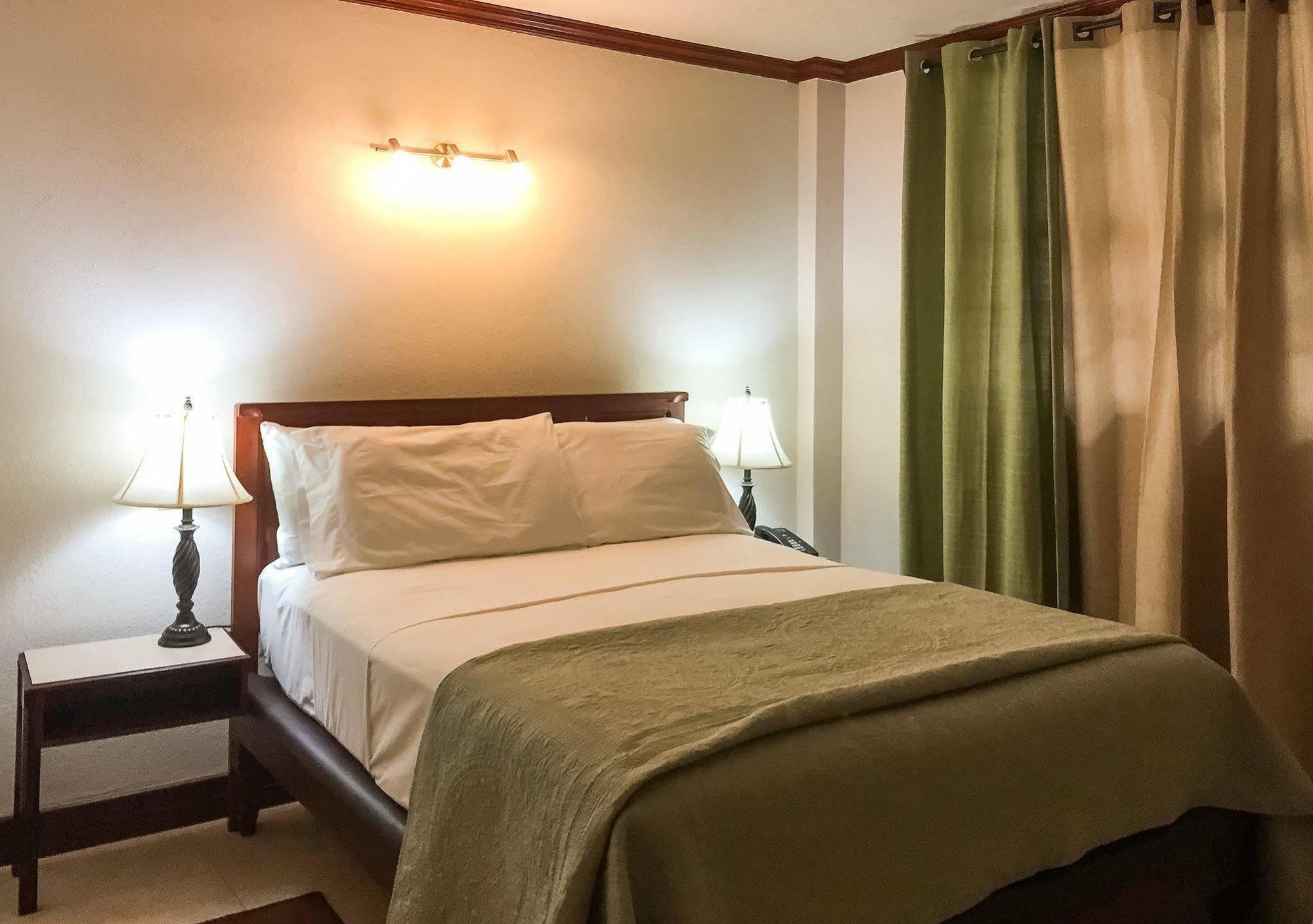 Brandsville Suites Джорджтаун Экстерьер фото